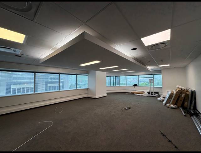 950M² OFFICE TO LET IN FORESHORE